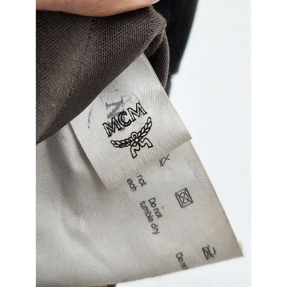 ❤️SOLD❤️*RARE* MCM Studded/Embroidered Wristlet 439MCMXEA - Picture 4 of 11